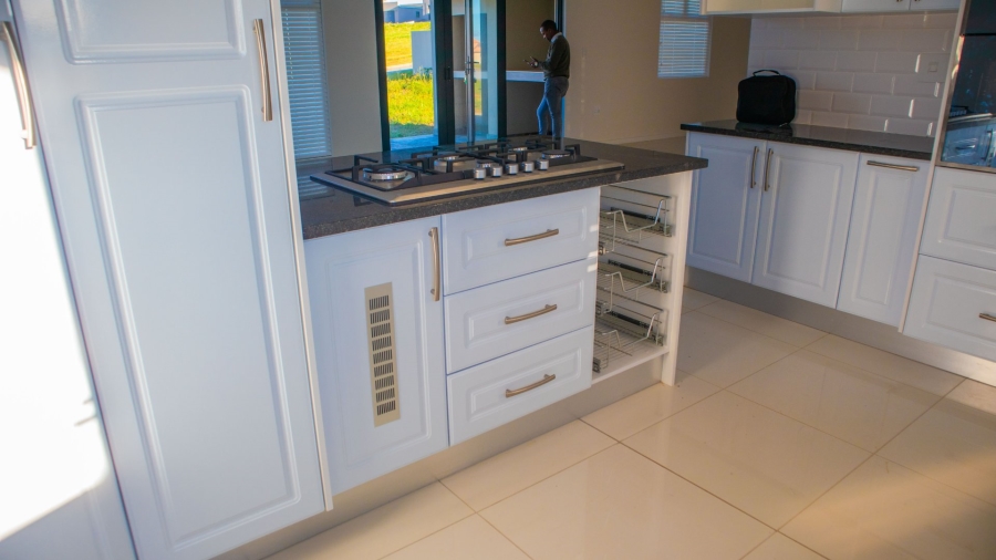 4 Bedroom Property for Sale in Kidds Beach Eastern Cape